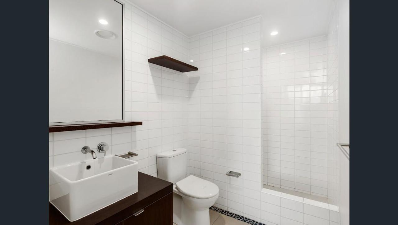 Apartment 3 Bedroom Beachside With Pool